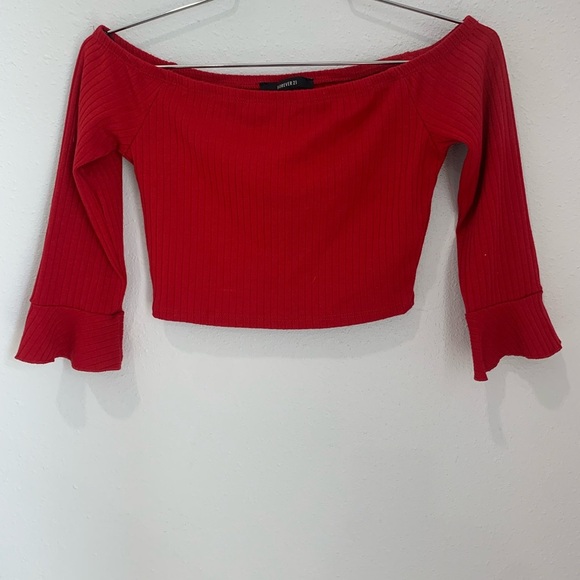 Women’s Forever 21 Red Off Shoulder Top. Size S (293) - Picture 5 of 11